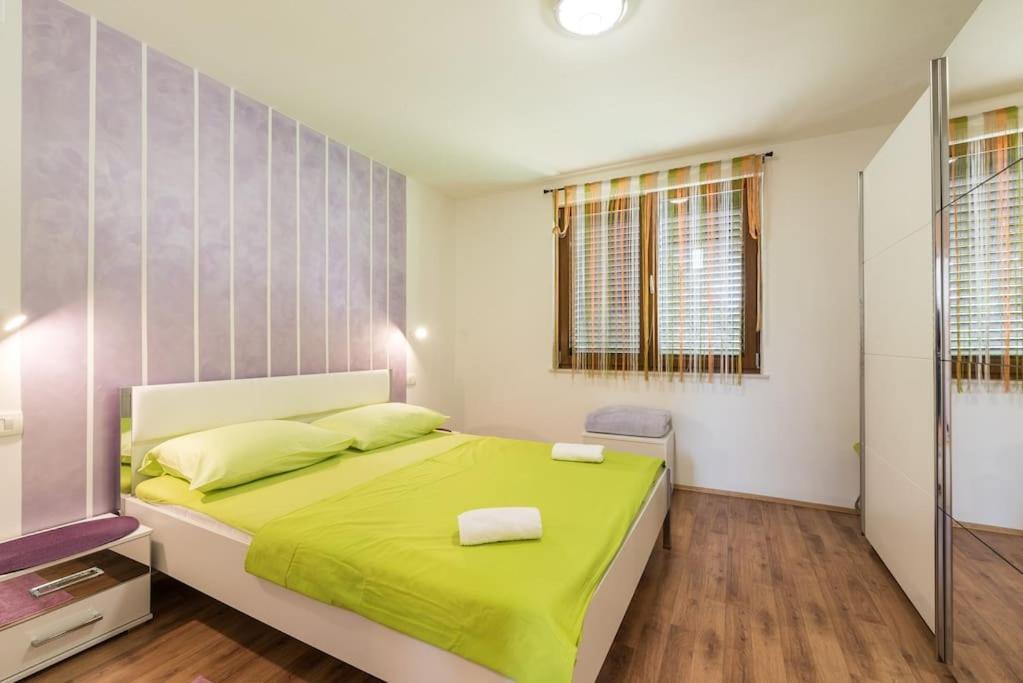 One Bedroom Apartment Kristina 拉宾 外观 照片